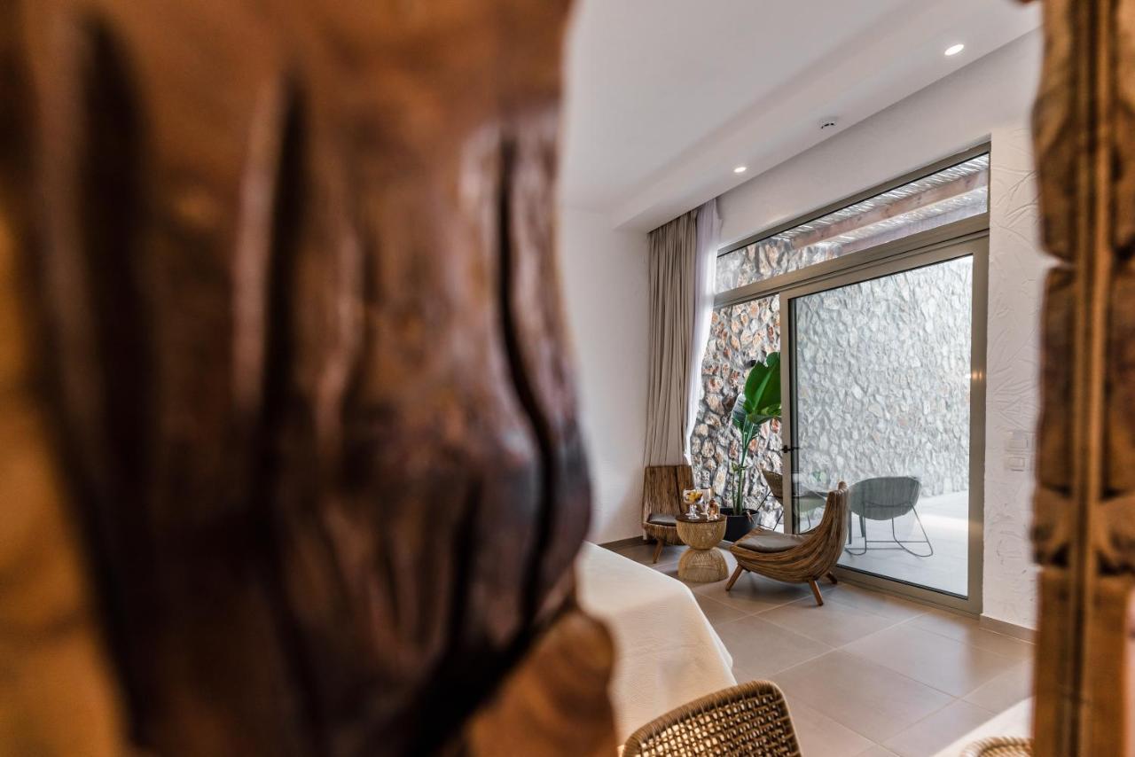 Delfini Beach Hotel & Suites Archangelos  Exterior photo