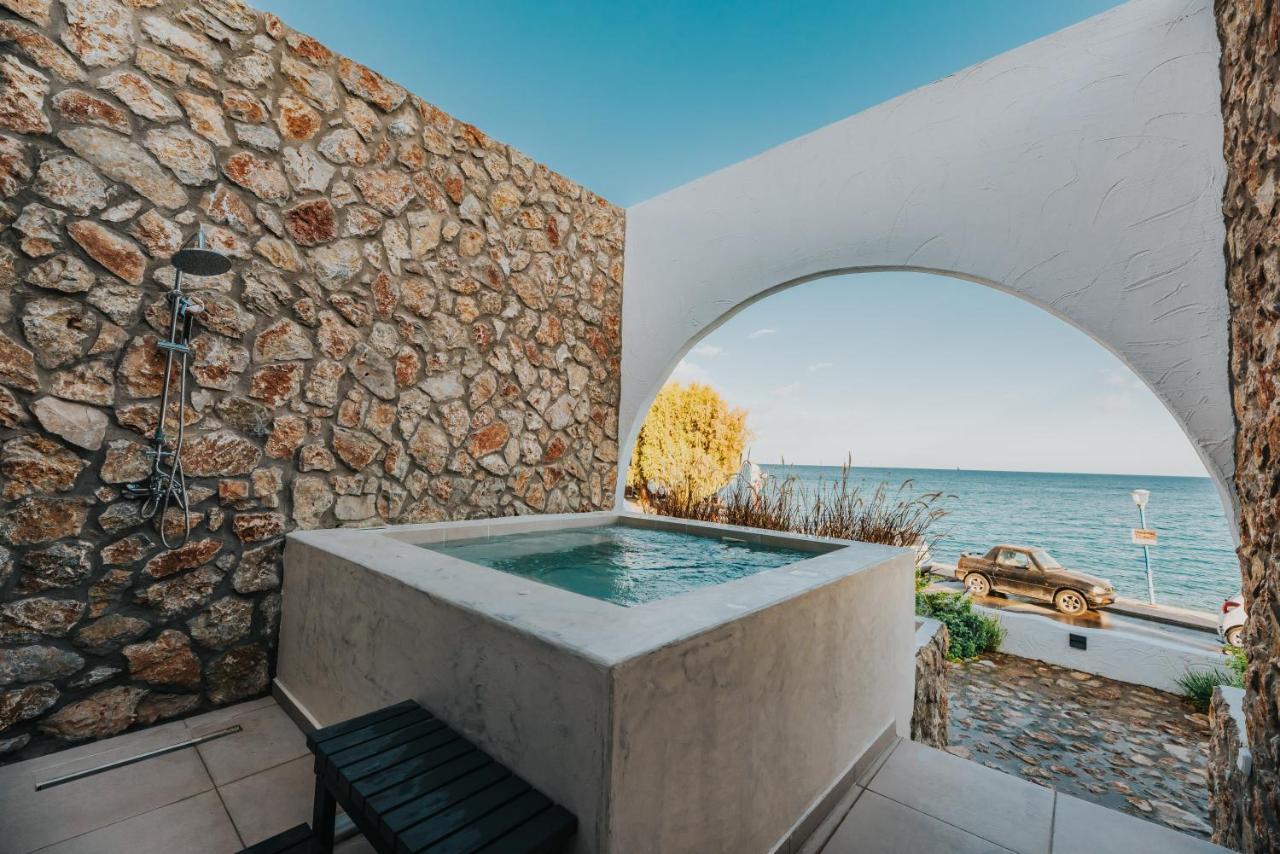Delfini Beach Hotel & Suites Archangelos  Exterior photo