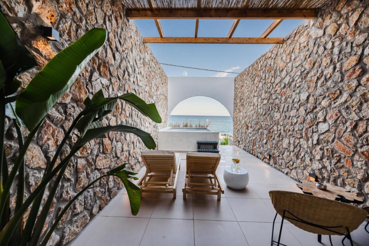 Delfini Beach Hotel & Suites Archangelos  Exterior photo
