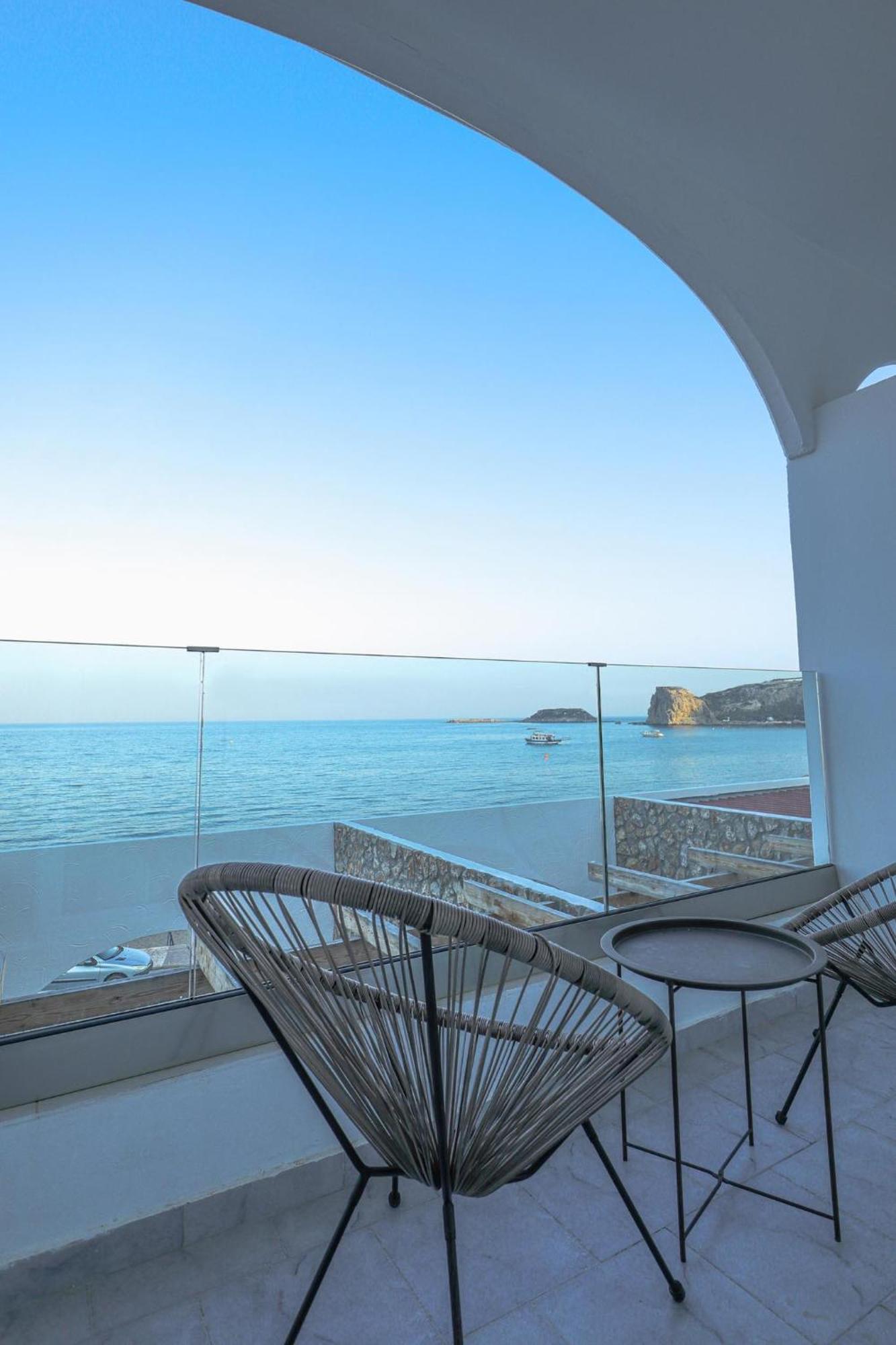 Delfini Beach Hotel & Suites Archangelos  Exterior photo