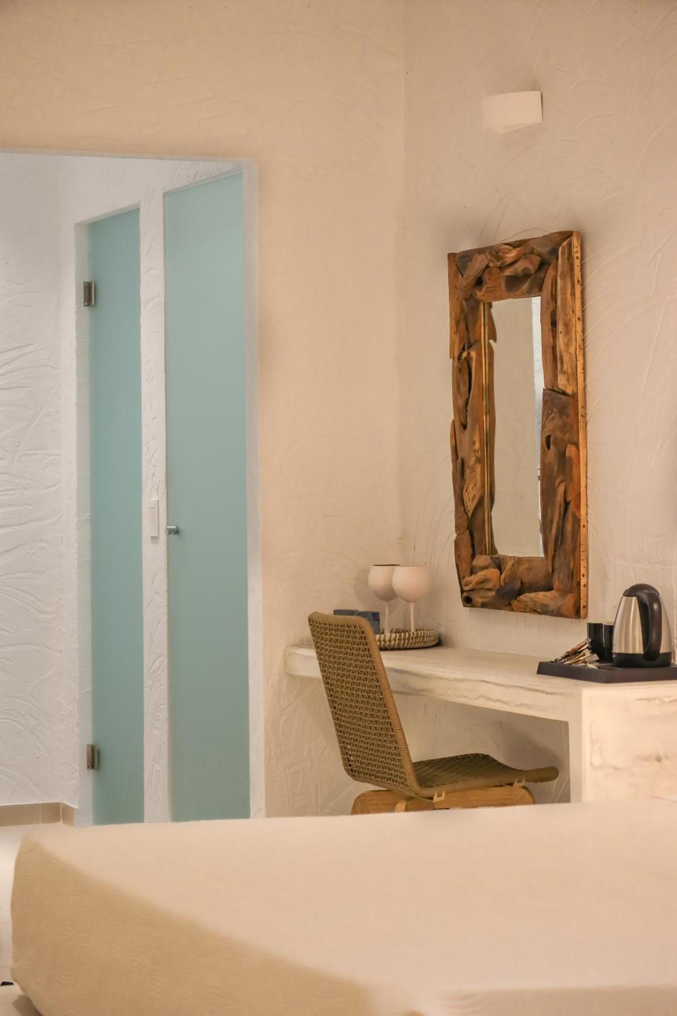 Delfini Beach Hotel & Suites Archangelos  Exterior photo